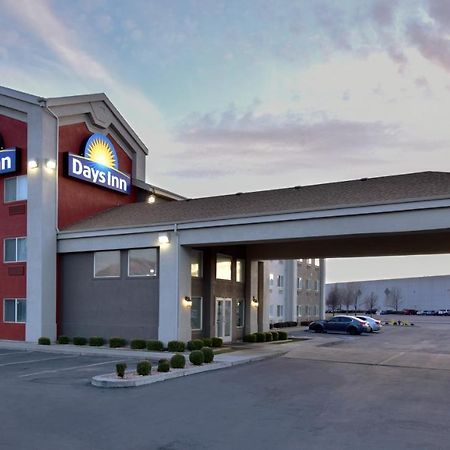 Days Inn By Wyndham Springville Exteriör bild