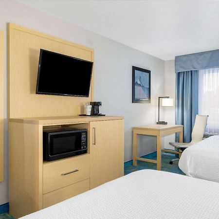 Days Inn By Wyndham Springville Exteriör bild
