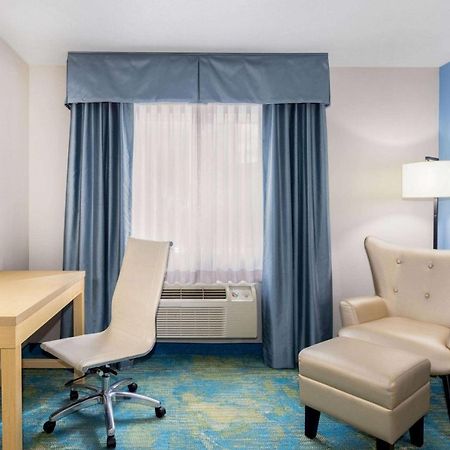 Days Inn By Wyndham Springville Exteriör bild