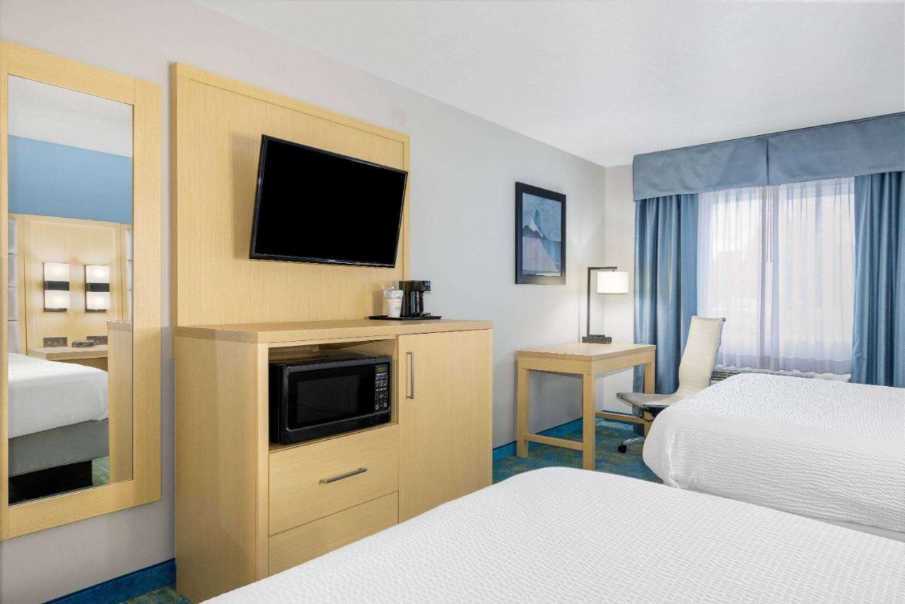 Days Inn By Wyndham Springville Exteriör bild